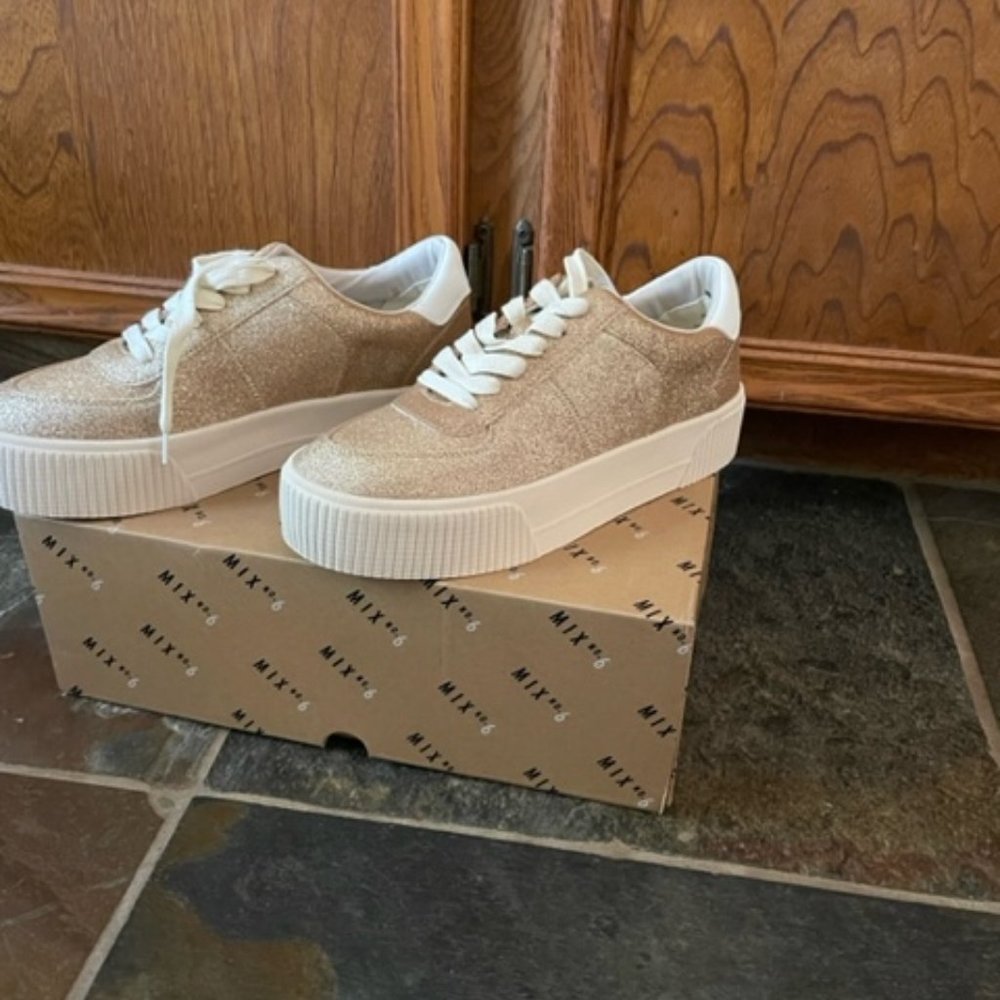 Mix No. 6 Gold Sparkle Size 7 Women's Shoes
